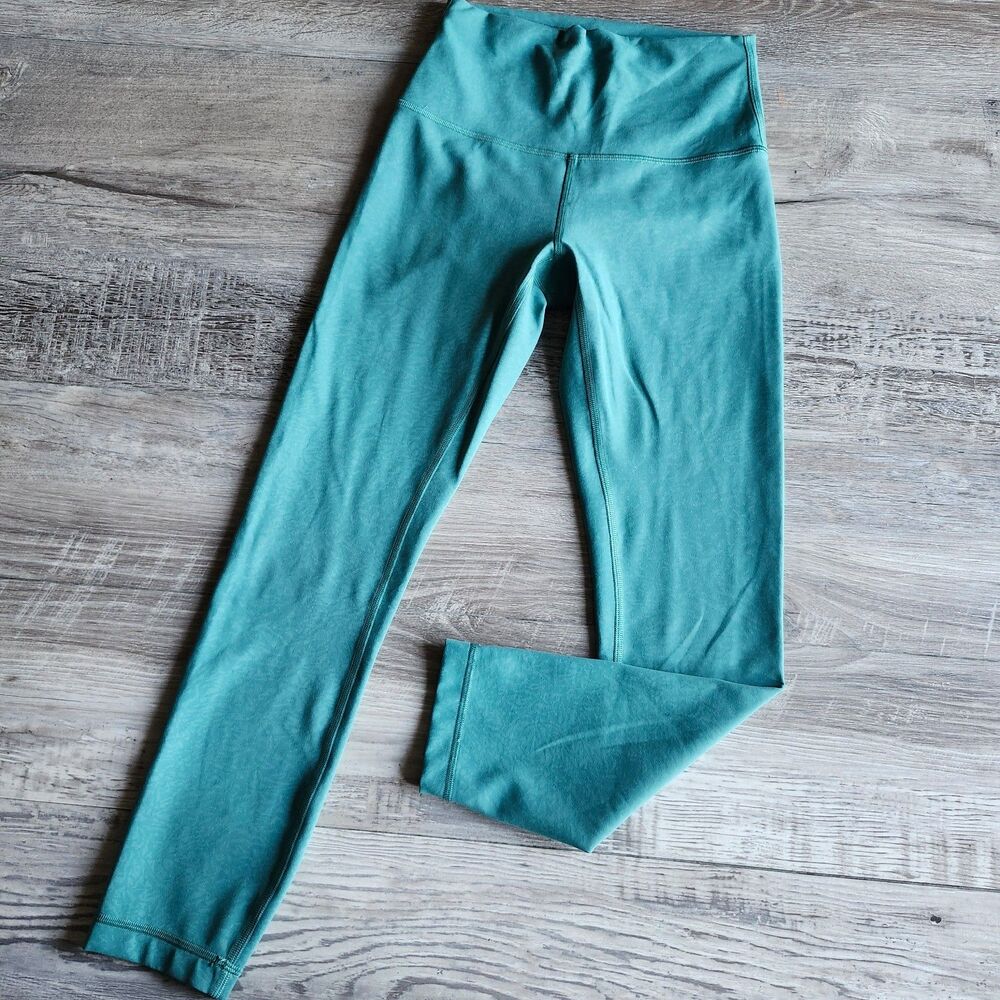 (4) Lululemon Wunder Train High-Rise Crop 23"